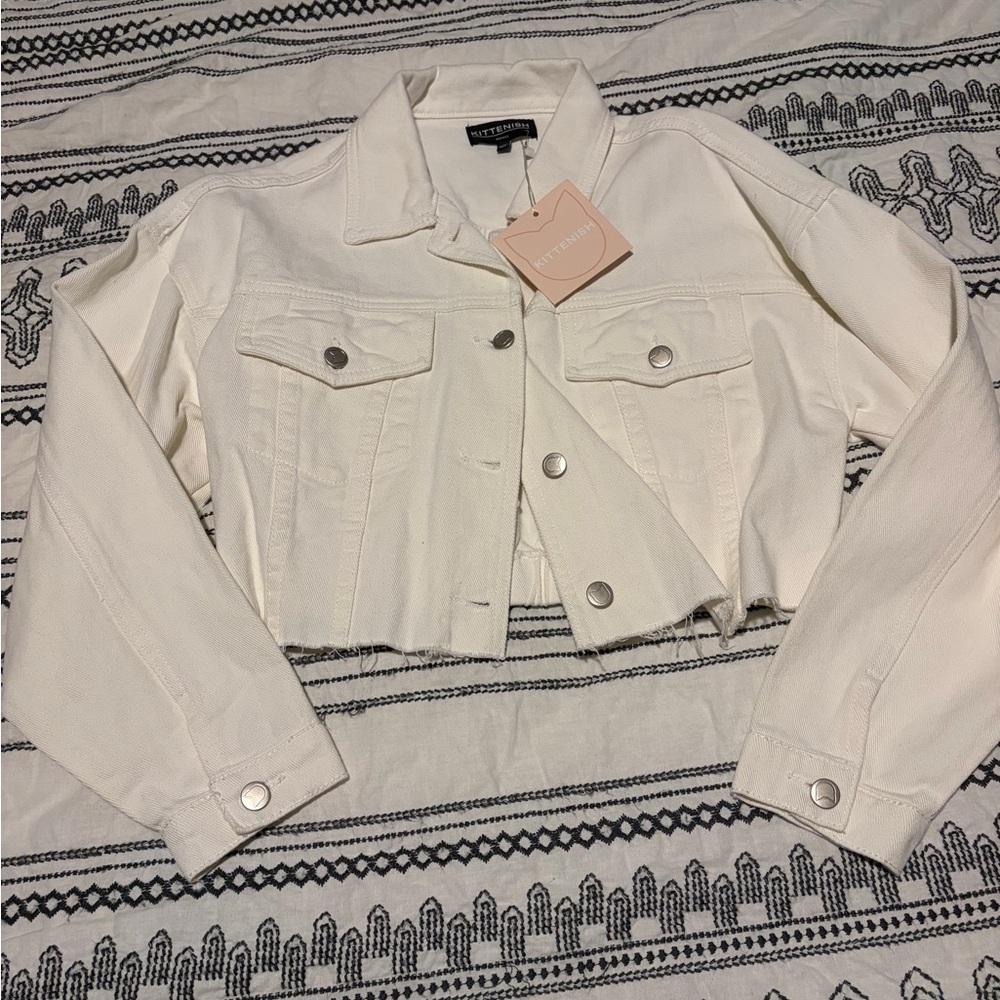 Kittenish White Cropped Denim Jacket